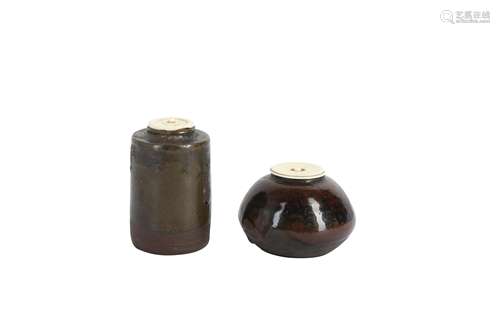 λ TWO JAPANESE STONEWARE TEA-CADDIES (CHAIRE).