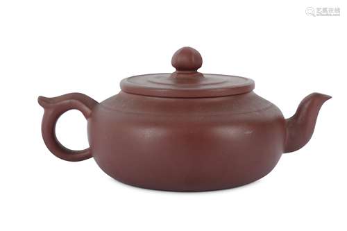 A CHINESE YIXING ZISHA TEAPOT AND COVER.