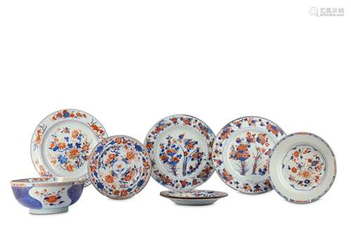 A COLLECTION OF EIGHT CHINESE IMARI PIECES.