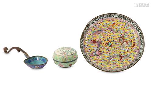 THREE CHINESE CANTON ENAMEL PIECES.