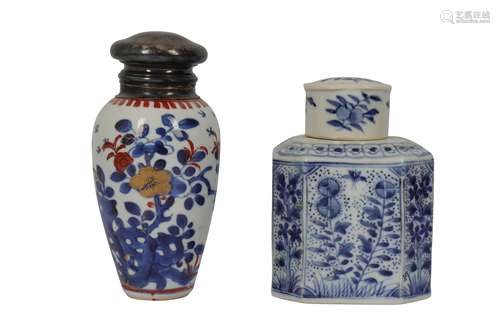 TWO CHINESE PORCELAIN TEA CADDIES.