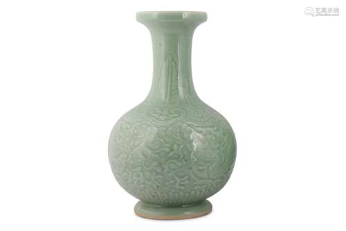 A CHINESE CELADON 'DRAGON' BOTTLE VASE.