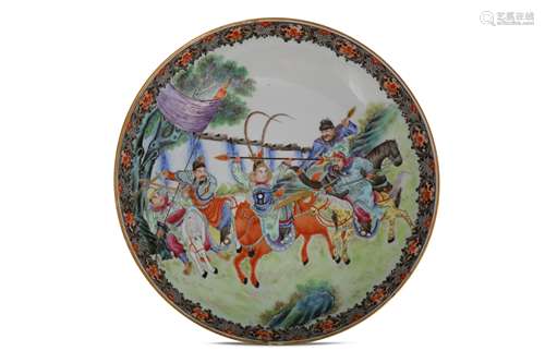 A CHINESE FAMILLE ROSE 'EQUESTRIAN WARRIORS' DISH.