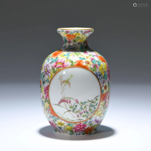 An Enamel Floral Porcelain Jar