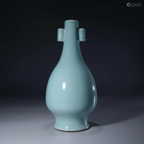 A Longquan Celadon Glaze Porcelain Vase