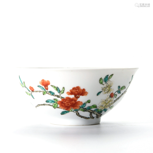 A Famille Rose Floral Porcelain Bowl