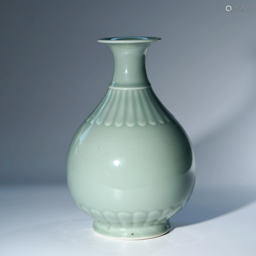 A Pea Green Glazed Porcelain Yuhuchun Vase