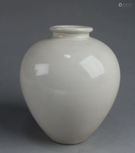 An Old Chinese Ding Yao Porcelain Jar