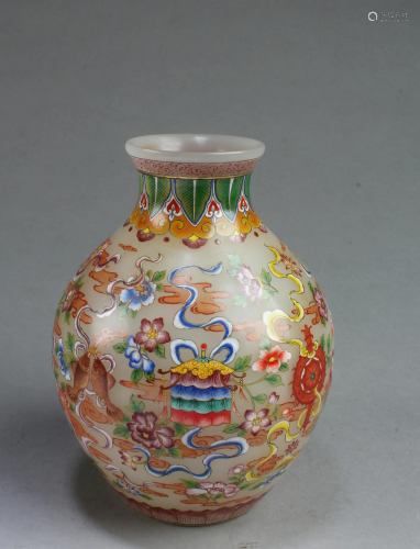 Chnese Peking Glass Vase