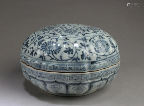 Chinese Blue & White Porcelain Round Container
