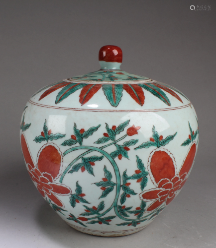 Chinese Famille Verte Porcelain Porcelain Jar with Lid
