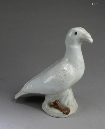 Chinese Porcelain Bird Shaped Figurine