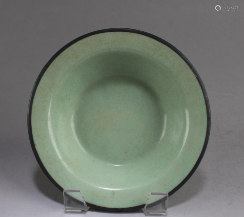 Chinese Porcelain Tripod Plate