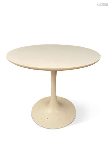 Eero Saarinen for Arkana, a 'Tulip' occasional table,