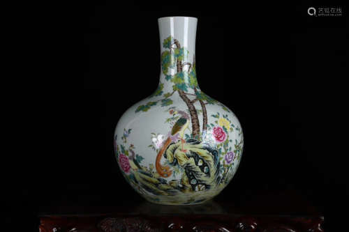 Chinese Yongzheng Year Of Qing Dynasty Famille Rose Tianqiu Bottle