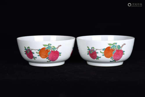 Chinese Pair Of Qing Dynasty Yongzheng Period Famille Rose Bowls