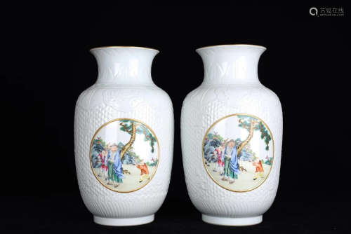 Chinese Qing Dynasty Qianlong Period Carving Porcelain Bottle