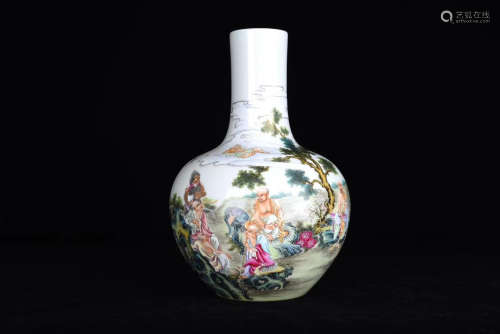 Chinese Qing Dynasty Yongzheng Period Famille Rose Porcelain Bottle