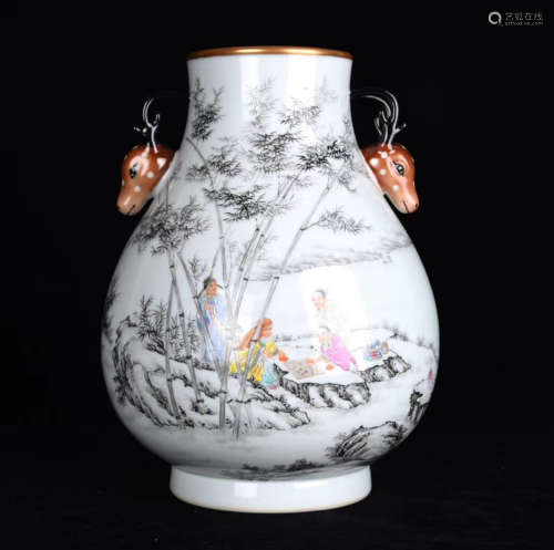 Chinese Qing Dynasty Qianlong Period Porcelain Vessel