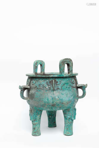 Chinese Western Zhou Dynasty Tripod Bronze Vessel
