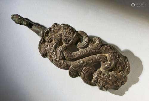 Chinese Art. A zoomorphic buckle China, Warring St…