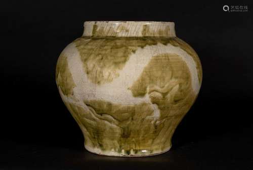 Chinese Art. A glazed terracotta jar decorated wit…