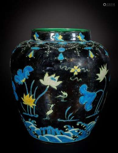 Chinese Art. A large fahua jar over blue ground Ch…