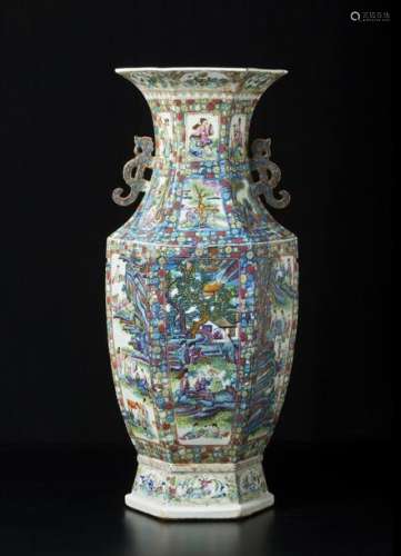 Chinese Art. A large hexagonal shaped Canton porce…