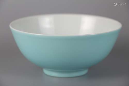 A SPEARMINT GLAZE BOWL