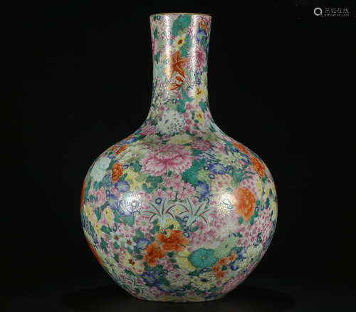 A GOURD-SHAPED BOTTLE PAINTED WITH HUNDREDS OF FLOWERS