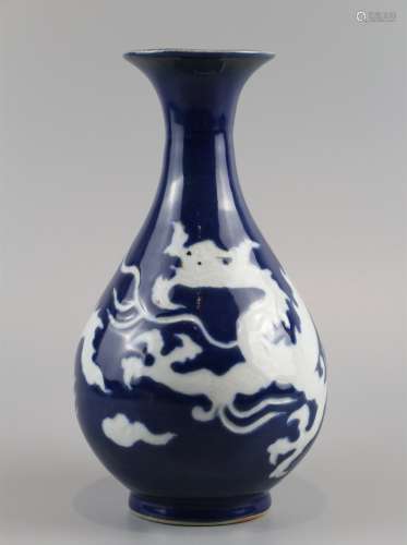 Spring vase with dragon pattern and seasonal blue