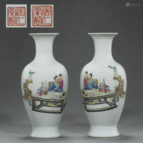 A PAIR OF ANCIENT CHINESE BLUE AND WHITE PORCELAIN VASES