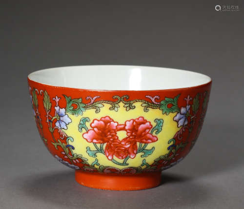 QING DYNASTY, CHINESE DAOGUANG YANGCAI LOTUS PATTERN BOWL