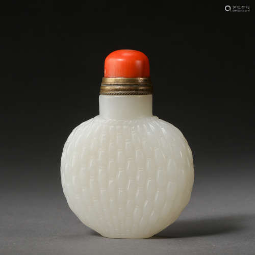 ANCIENT CHINESE HETIAN JADE SNUFF BOTTLE