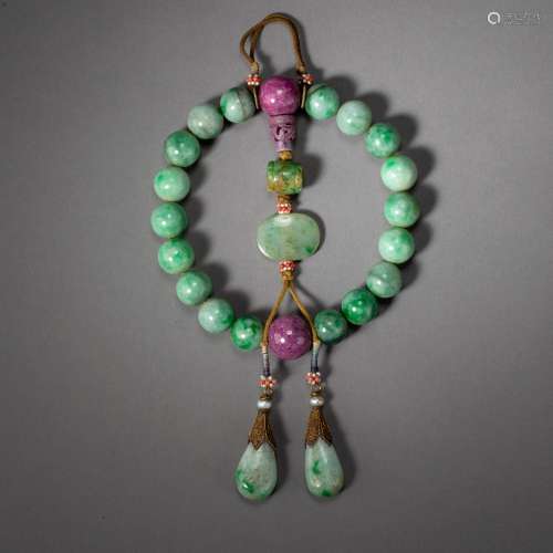 QING DYNASTY, CHINESE JADEITE BRACELET