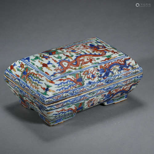 ANCIENT CHINESE BLUE AND WHITE PORCELAIN BOX