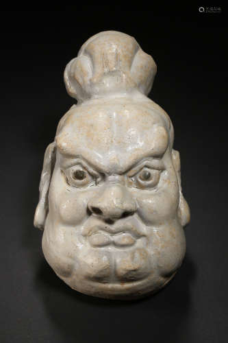 TANG DYNASTY, CHINESE CELADON PORCELAIN STONG MAN HEAD