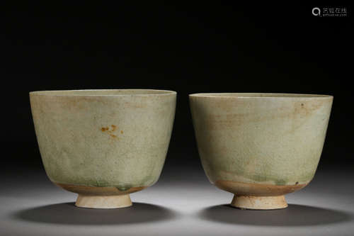 SUI DYNASTY, A PAIR OF CELADON PORCELAIN CUPS