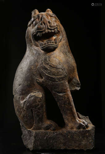 NORTHERN QI DYNASTY, CHINESE BLUESTONE CARVED GUARDIAN LION