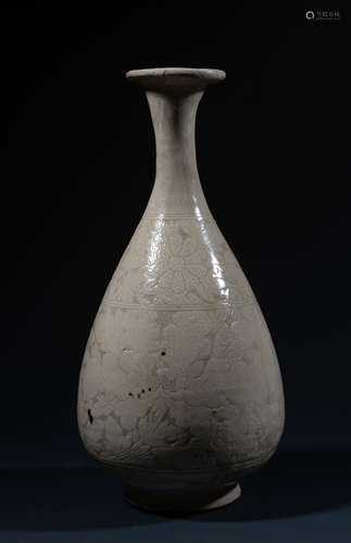 CHINESE NORTHERN SONG DYNASTY, CIZHOU KILN SHAVED VASE