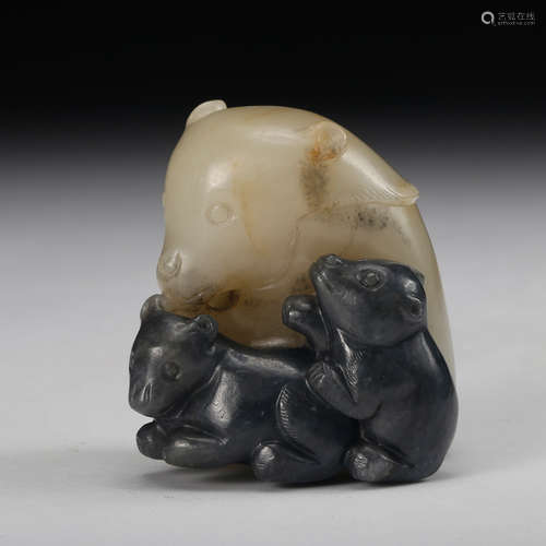 Chinese Grey White Jade Bear