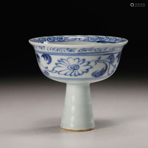 Chinese Blue White Porcelain Stem Cup