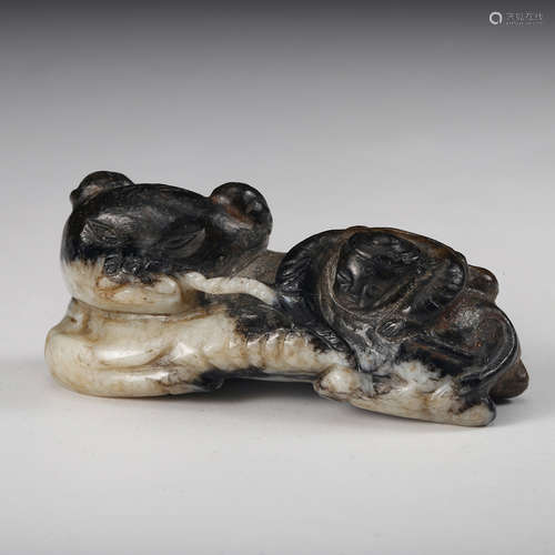 Chinese Black And White Jade Beast