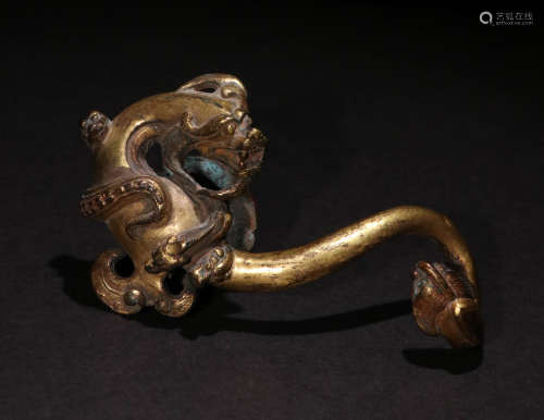 汉代铜鎏金螭龙带勾