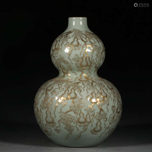 Chinese Gilt Celadon Glazed Gourd Porcelain Vase