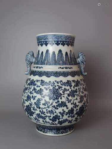 CHINESE Blue White Foliage Porcelain Vase