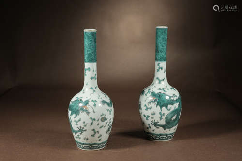 Chinese Famille Rose Green Dragon Porcelain Vase