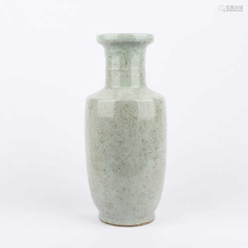 Ge glazed mallet bottle in the middle of Qing Dynasty