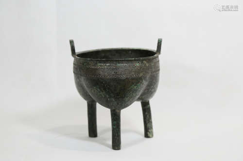 Chinese Early Period Bronze Tripod Vessel