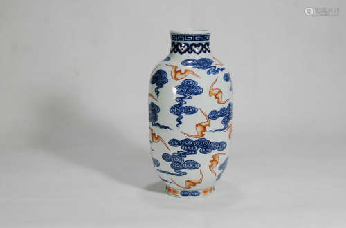 Qing Dynasty Xuantong Blue And White Porcelain Bottle
